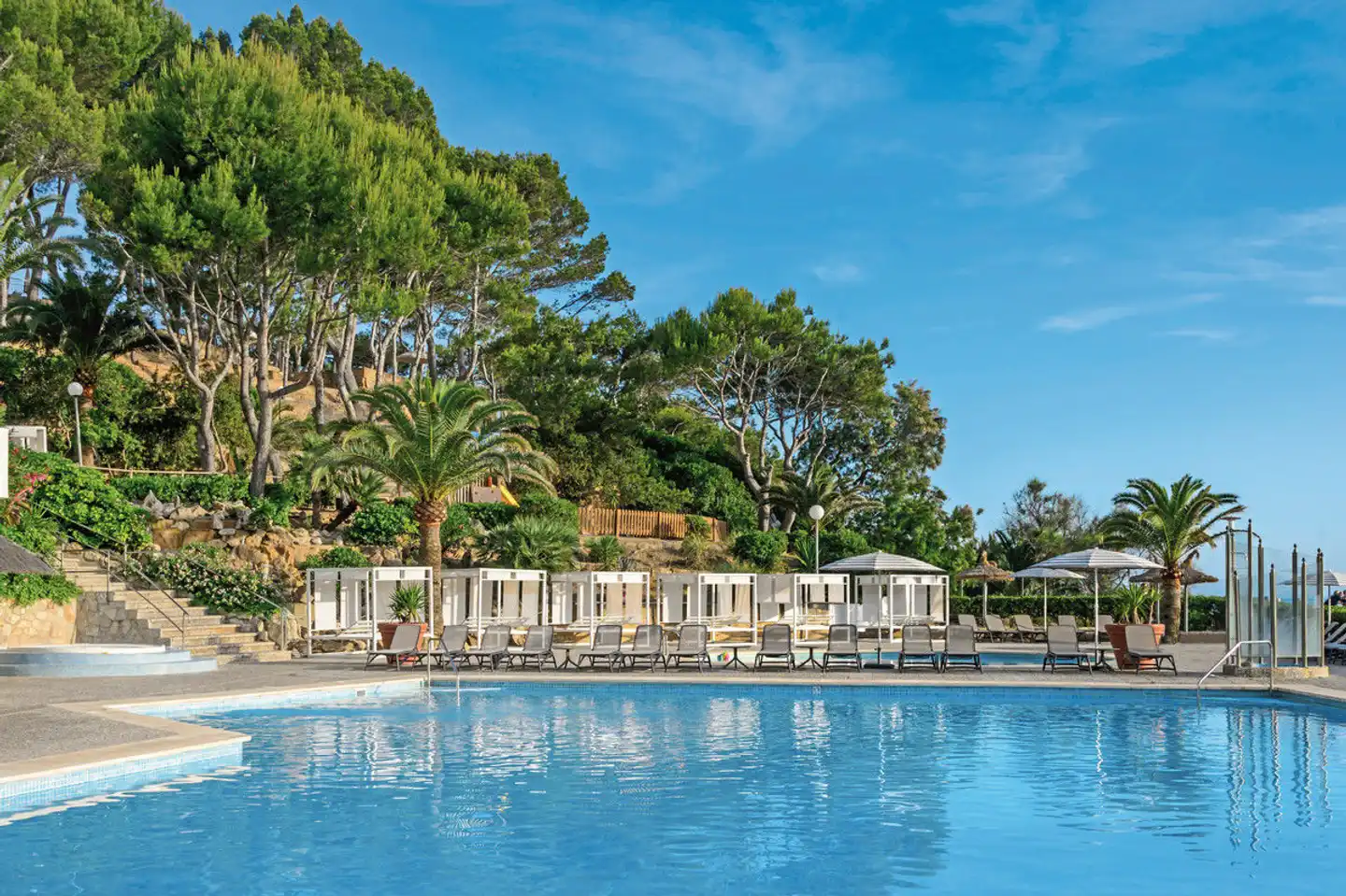 Vibra Beverly Playa Pool
