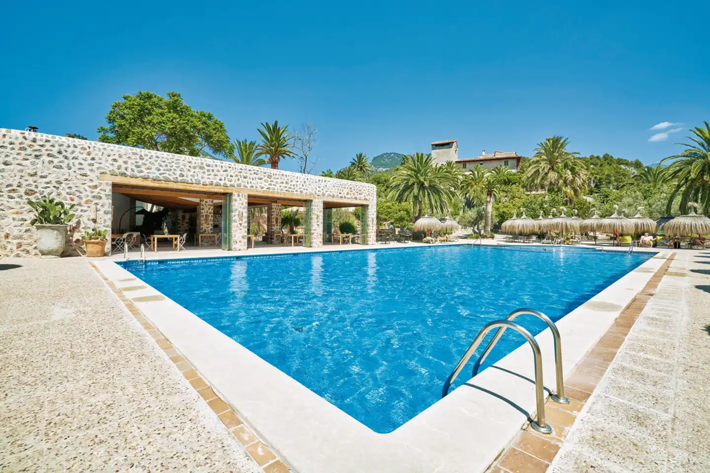 Es Port Pool