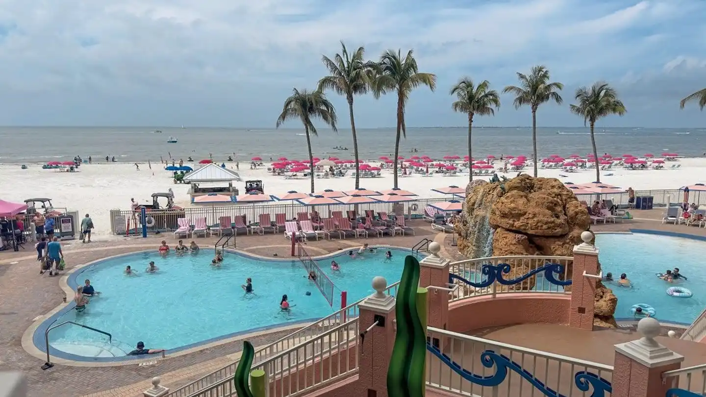Pink Shell Beach Resort & Marina Pool