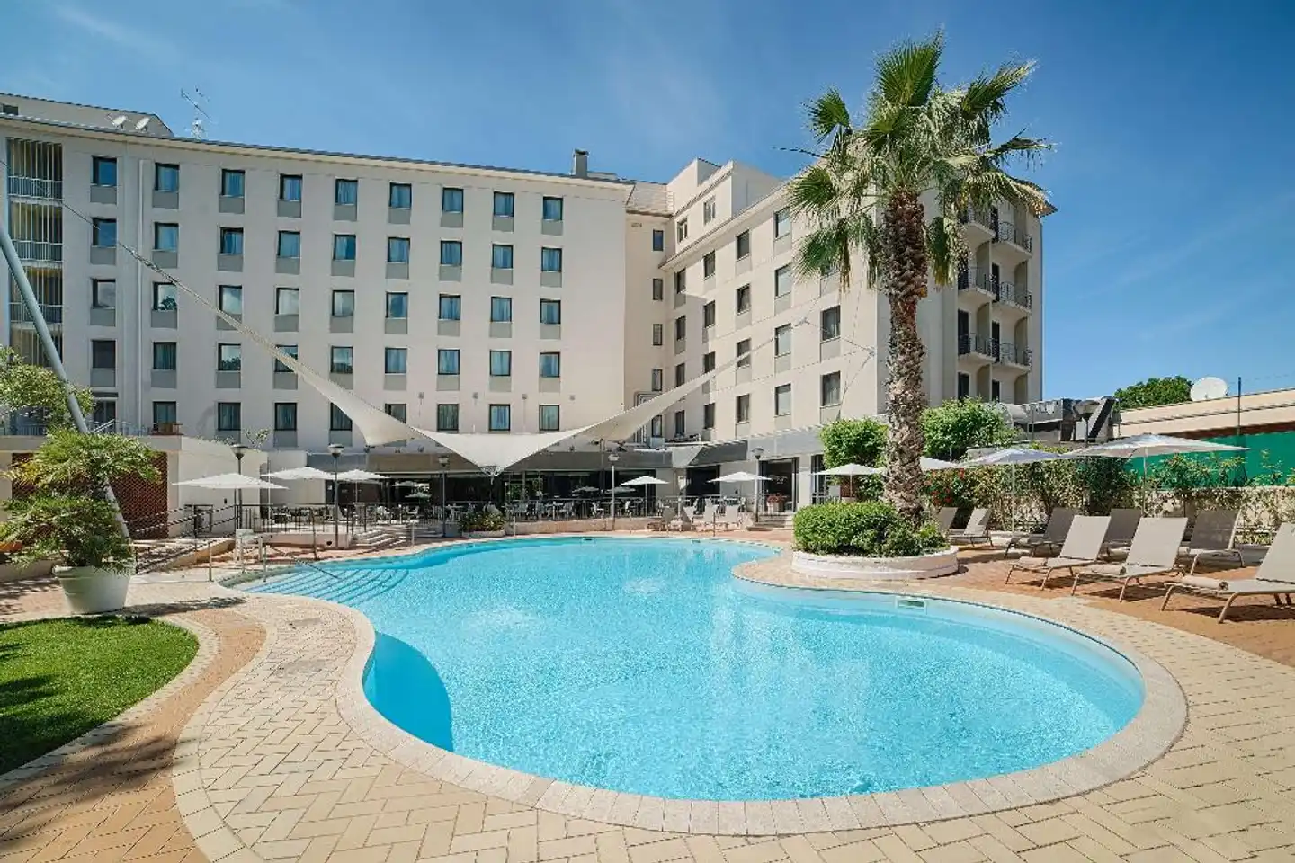 NH Palermo Pool