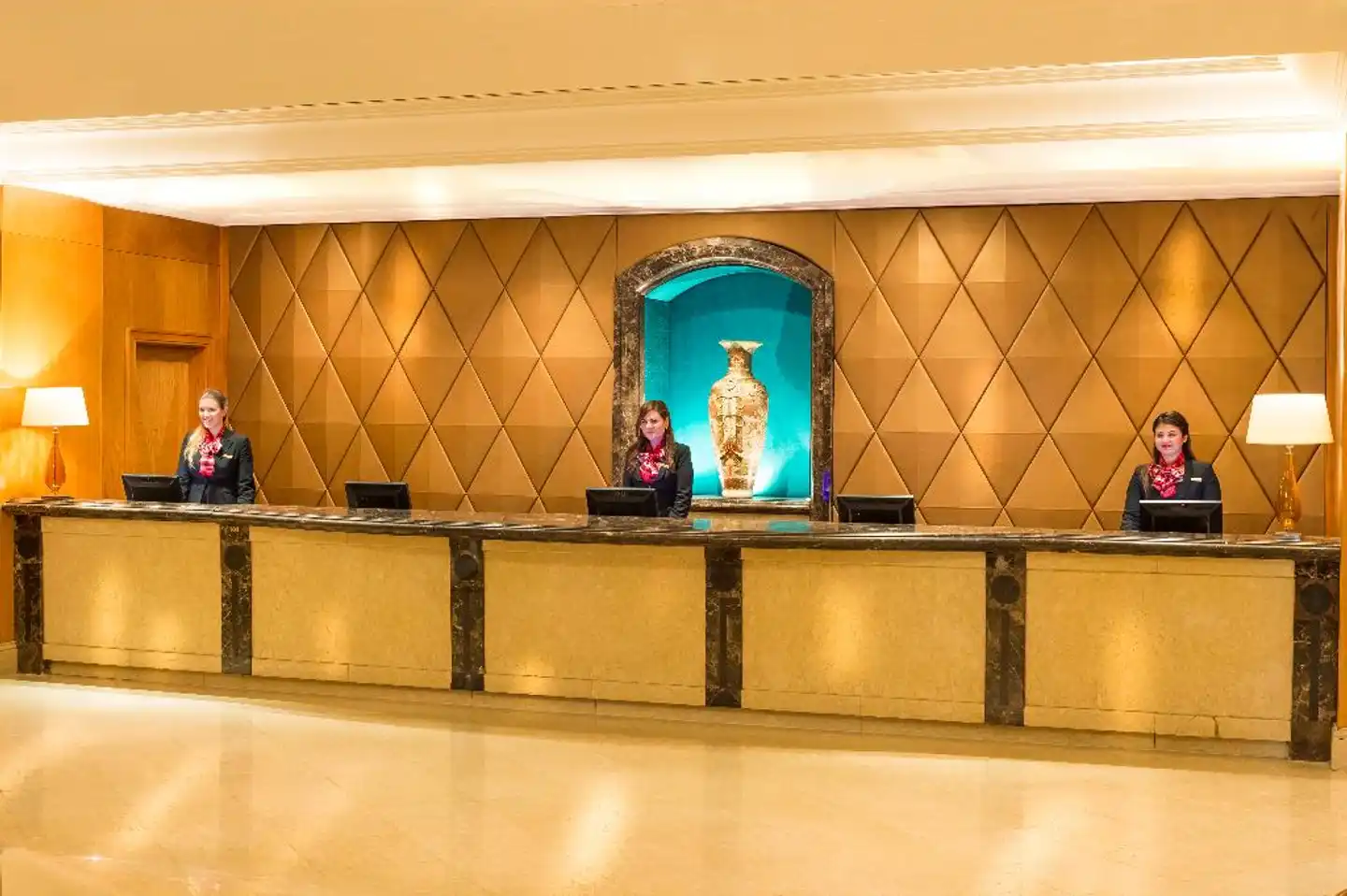 Millennium Gloucester Hotel London Kensington Lobby