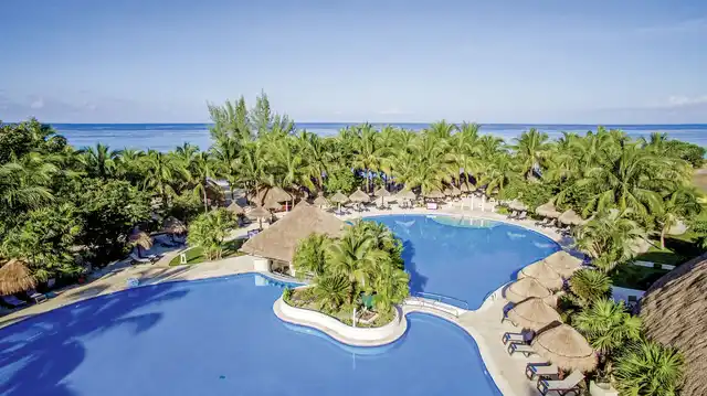 Iberostar Waves Cozumel Pool