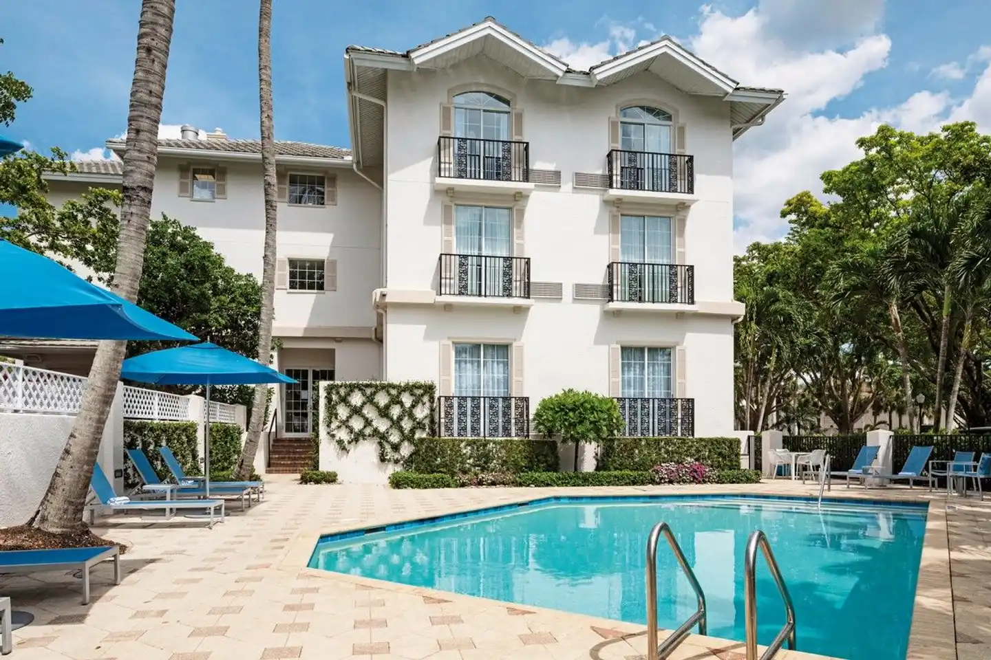 Capri Inn Aussenansicht
