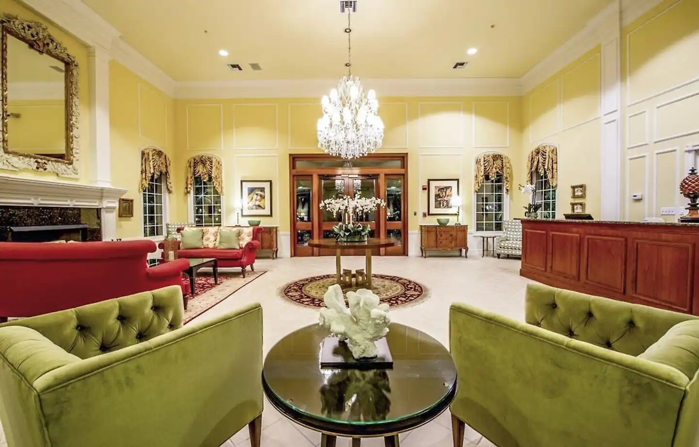 Capri Inn Lobby