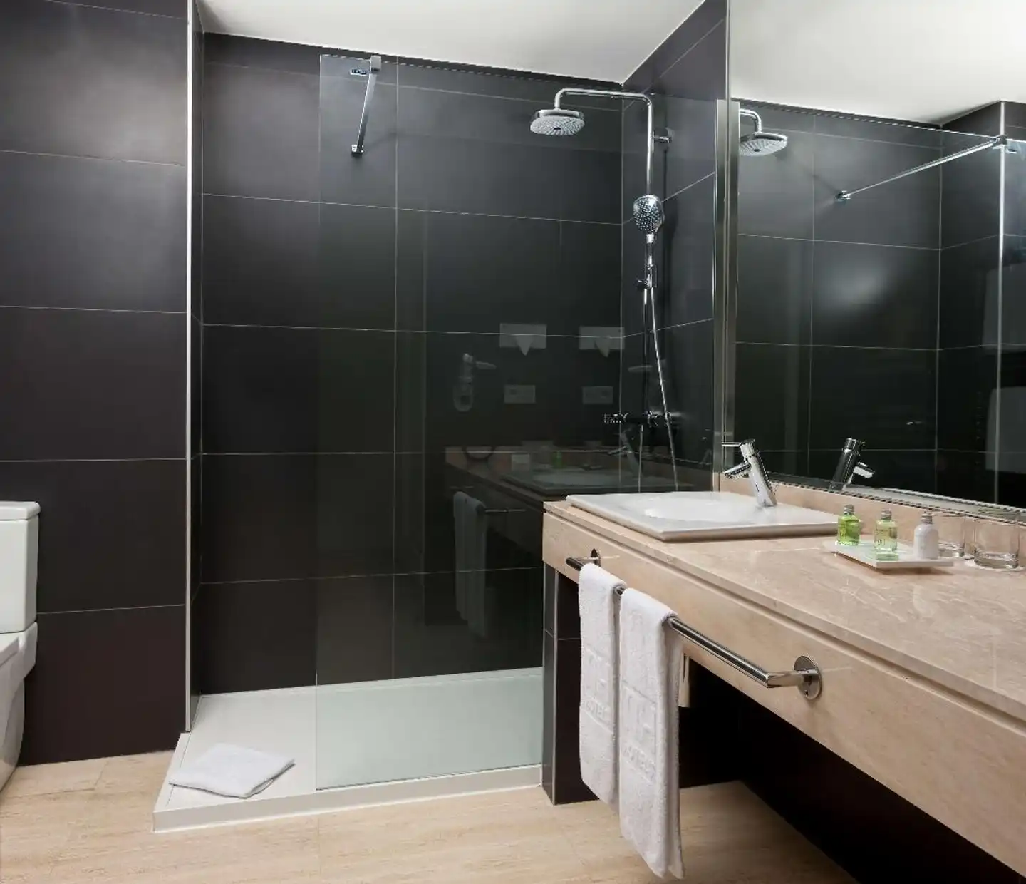 NH Madrid Nacional Badezimmer