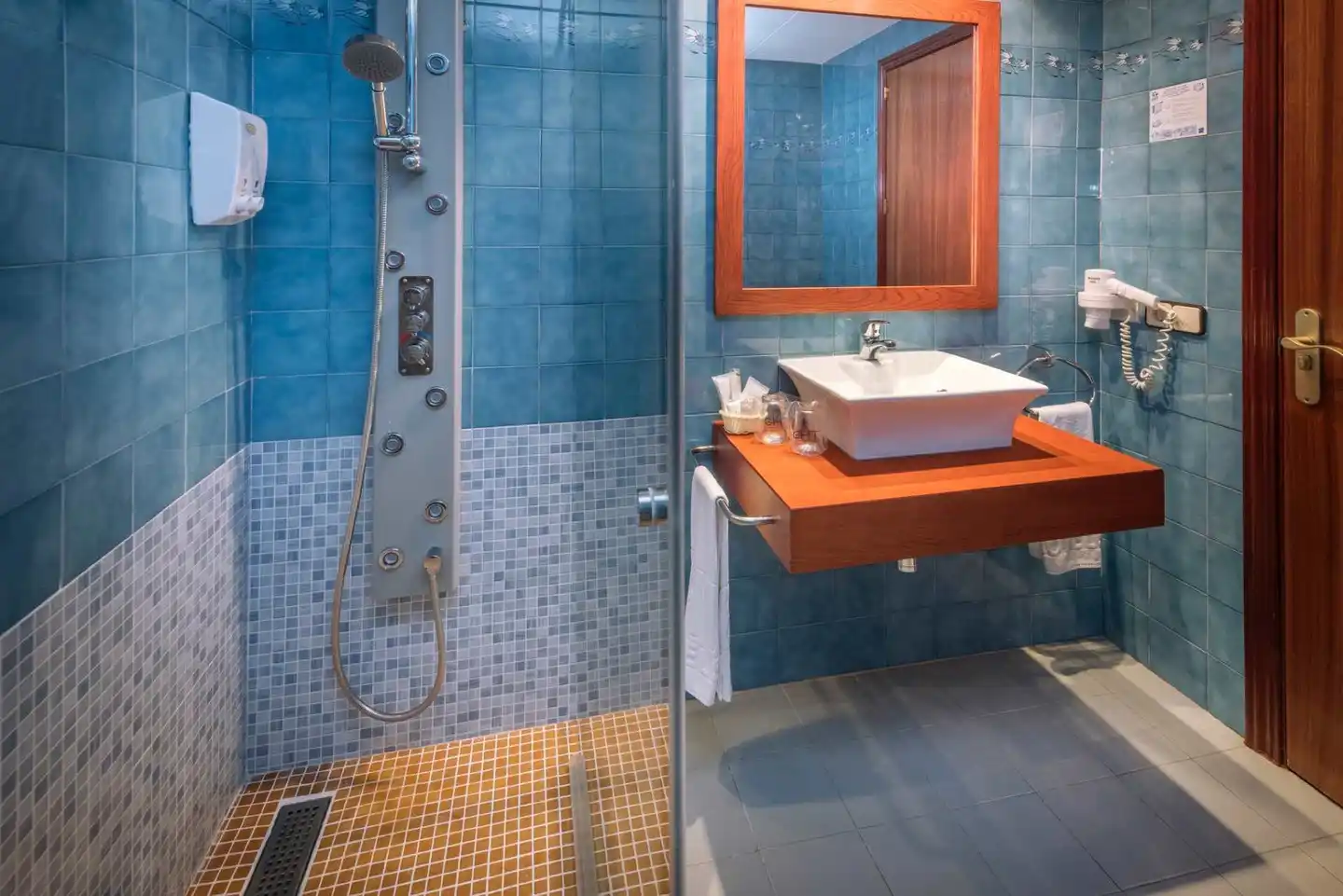GHT Neptuno BATHROOM