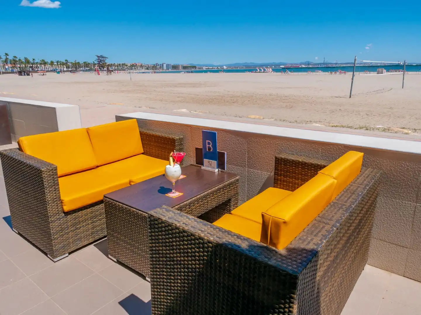Golden Donaire Beach Terrasse