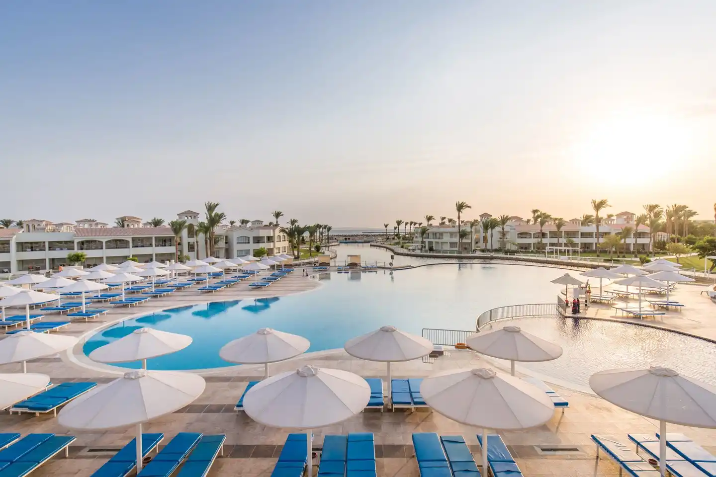 Pickalbatros Dana Beach Resort Pool