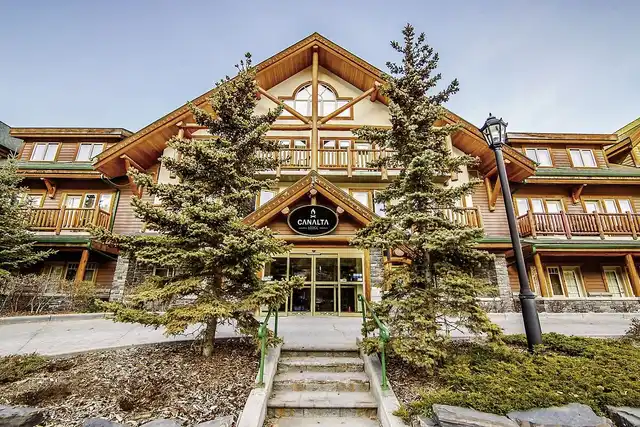 Canalta Lodge Banff Aussenansicht