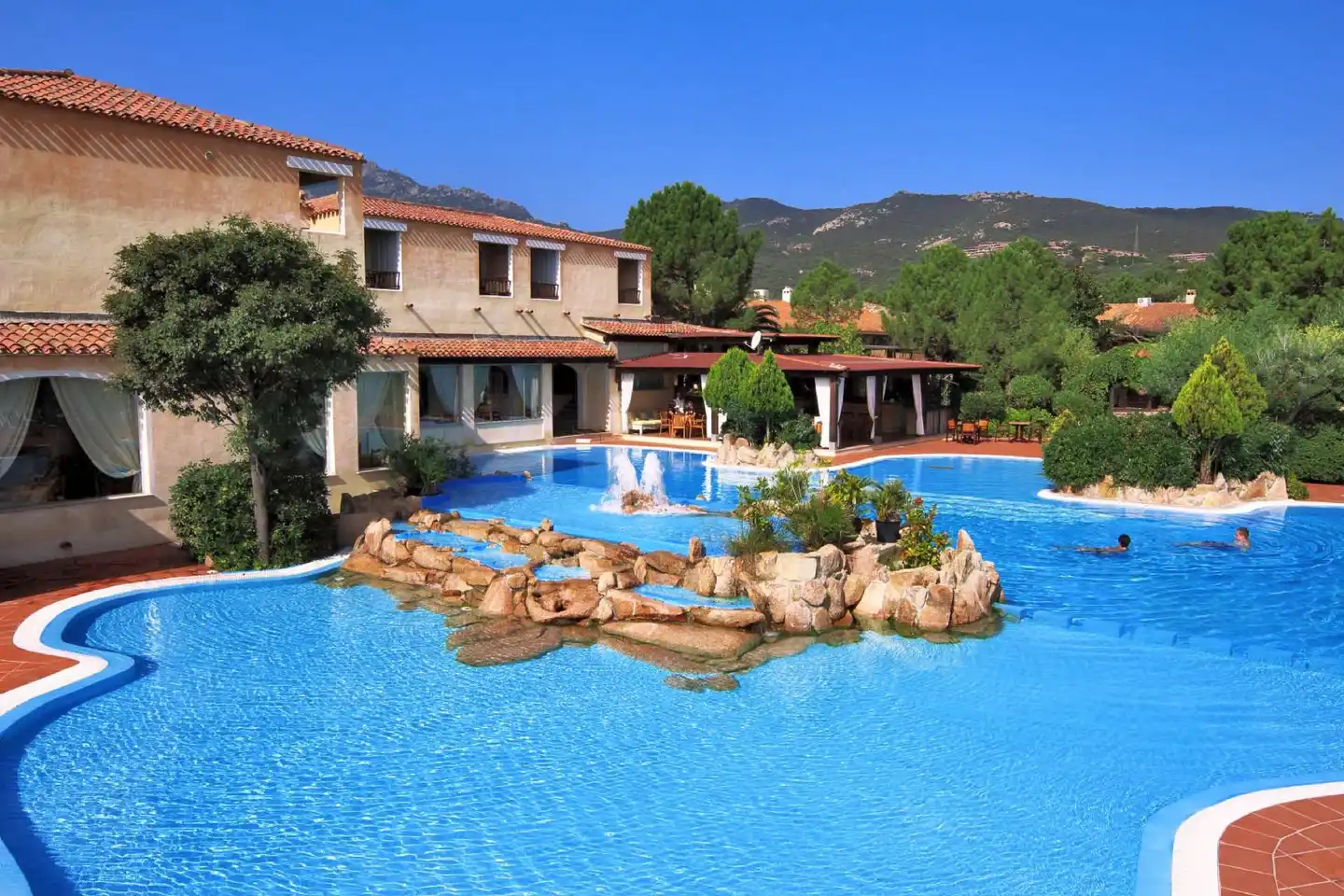 Colonna Du Golf POOL
