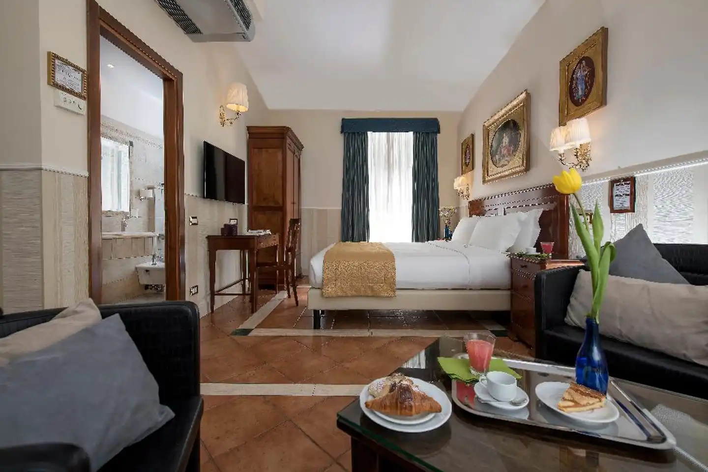 Hotel Des Artistes Wohnbeispiel