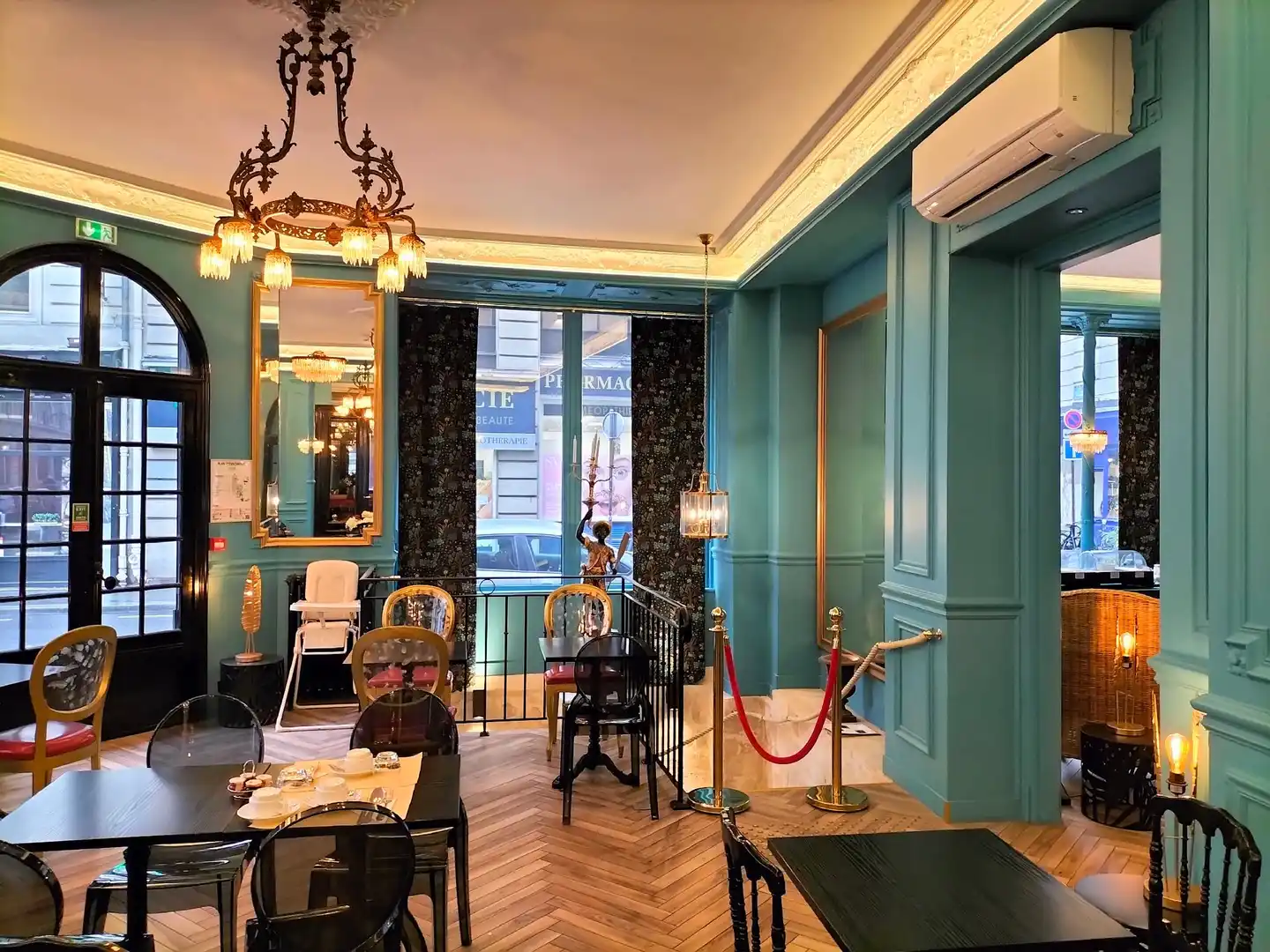 Peyris Opera Restaurant