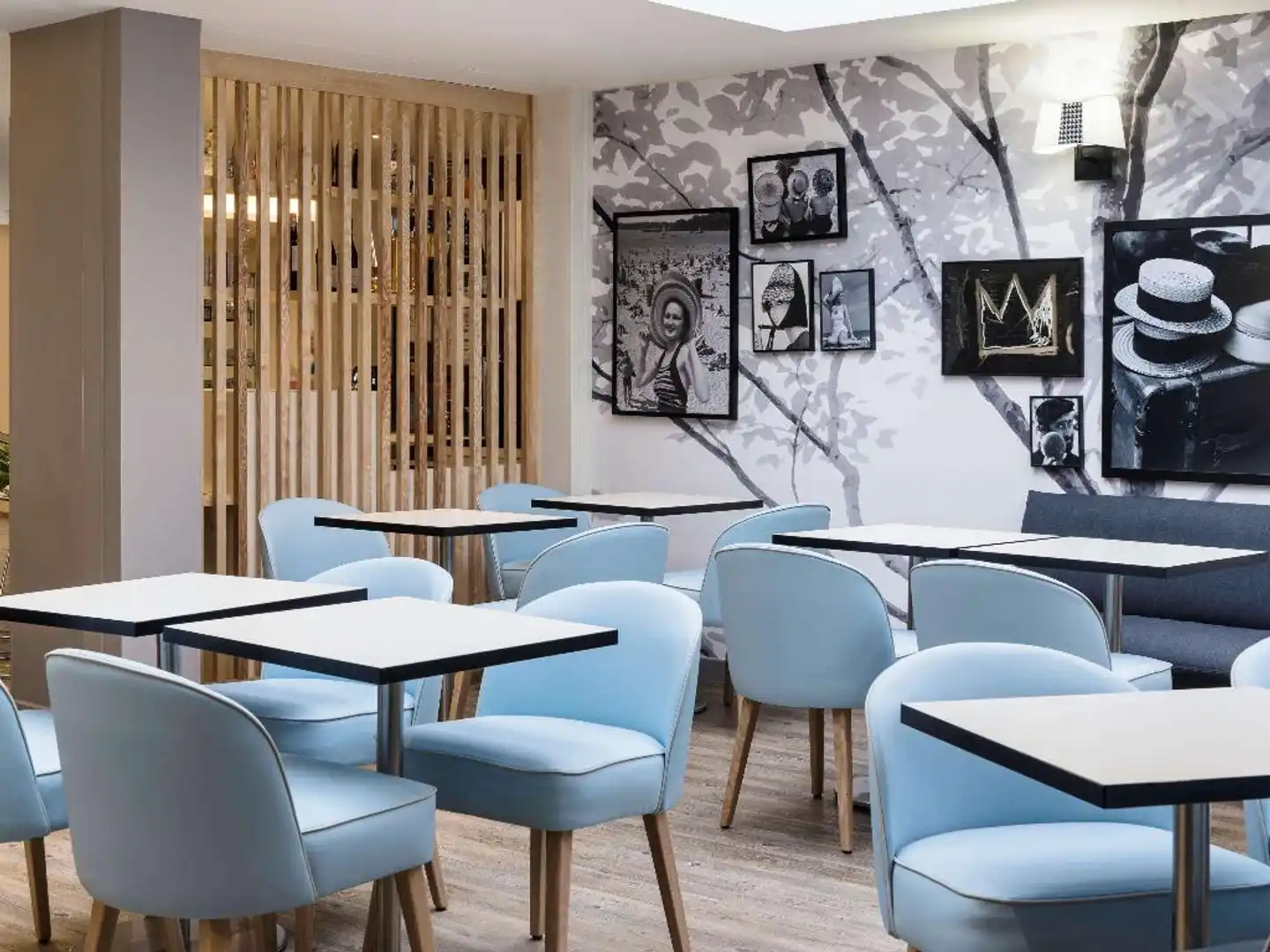 ibis Styles Nice Vieux Port Lobby