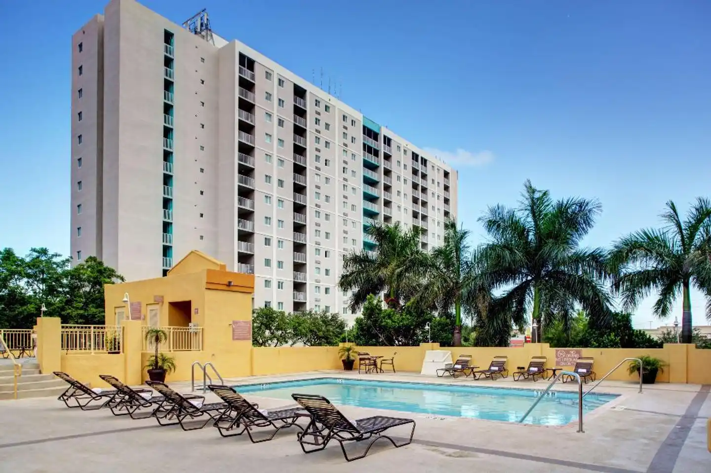 Hampton Inn & Suites Miami-Airport South-Blue Lagoon Aussenansicht