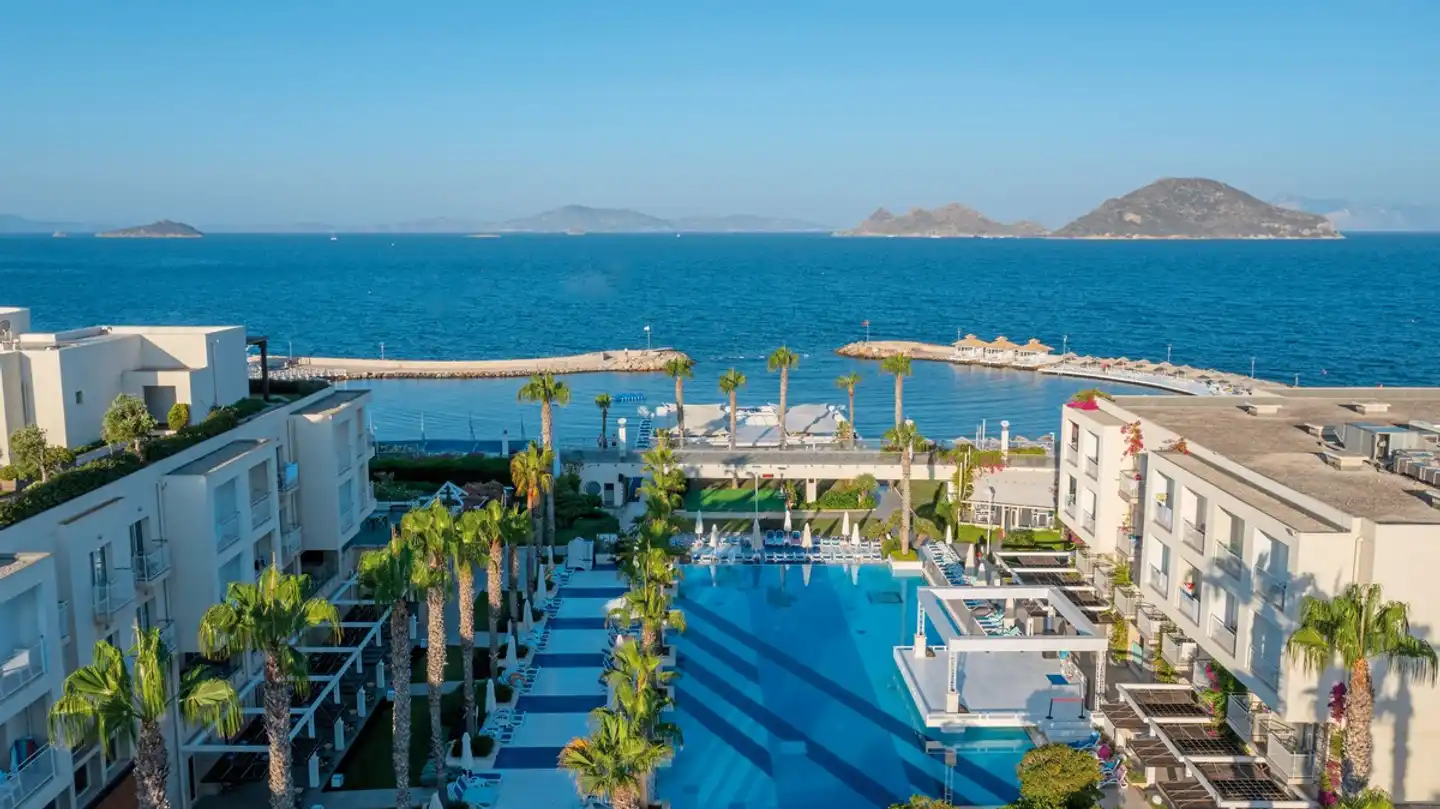 La Blanche Resort & Spa Pool