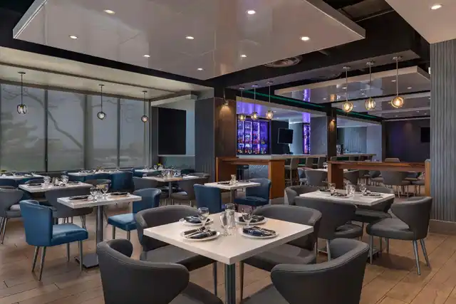 Embassy Suites by Hilton Toronto Airport Restaurant