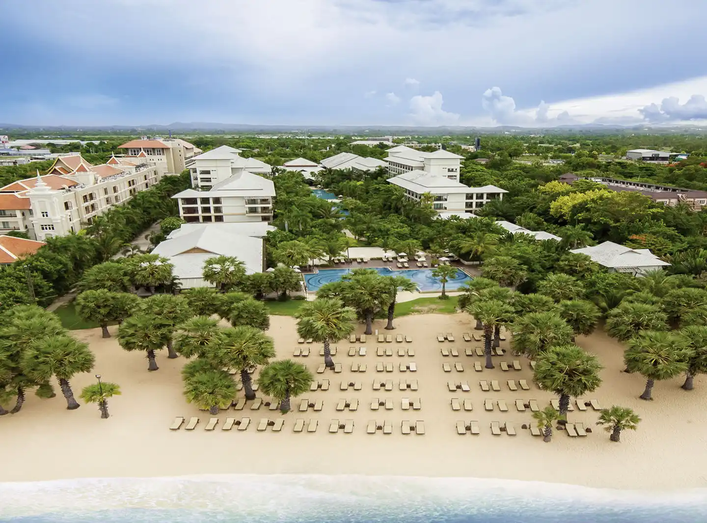 Ravindra Beach Resort & Spa Aussenansicht
