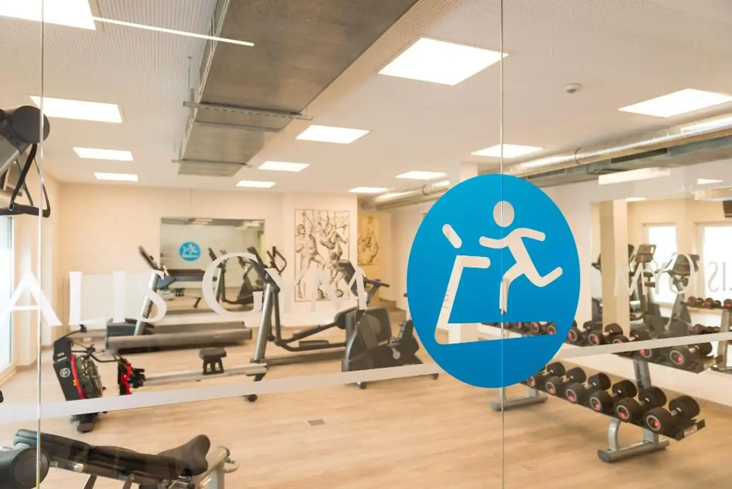 Loew's Merkur Sport und Entertainment