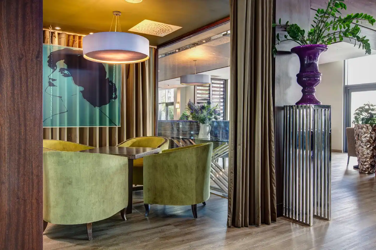 Radisson Blu Waterfront Hotel, Jersey Lobby