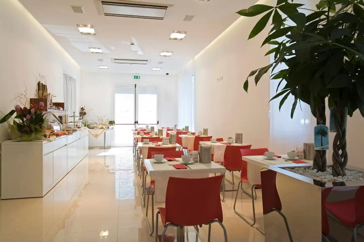 Card International Hotel Restaurant