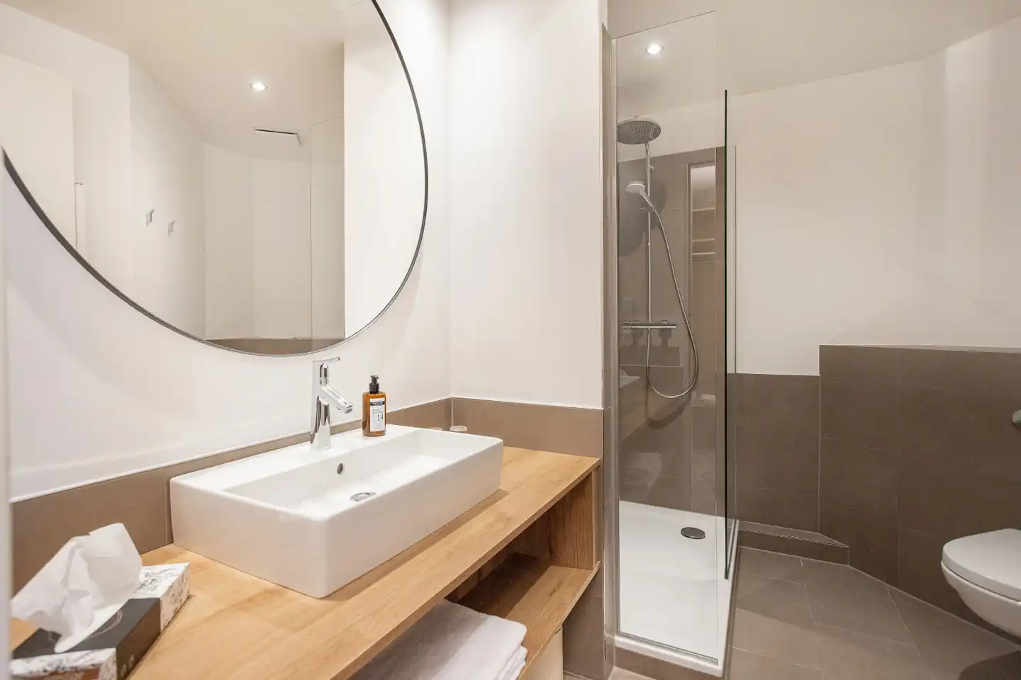maakt Hotel & Apartments Badezimmer