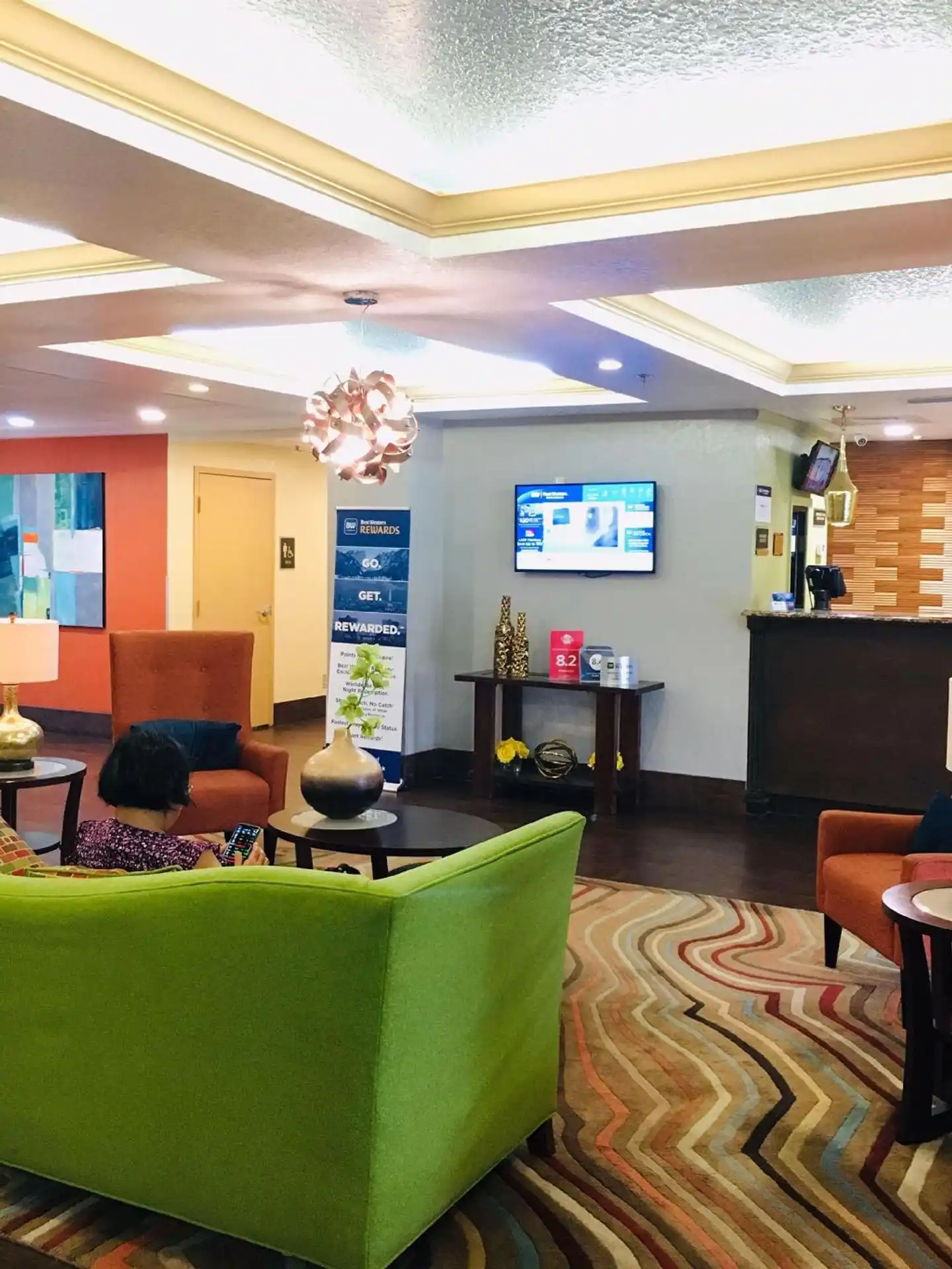 Best Western PLUS Universal Inn Lobby