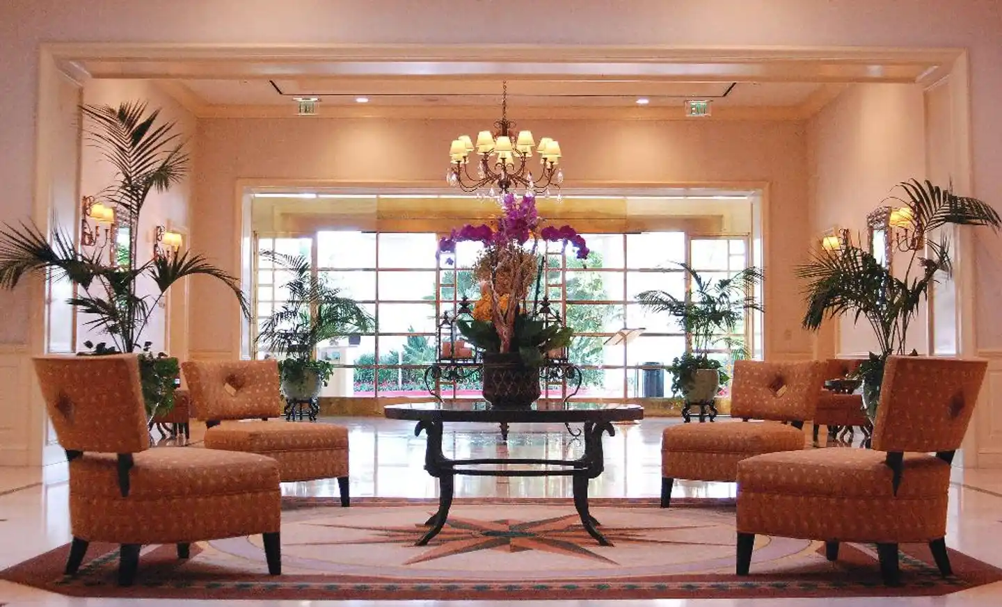 DoubleTree by Hilton Torrance - South Bay Lobby