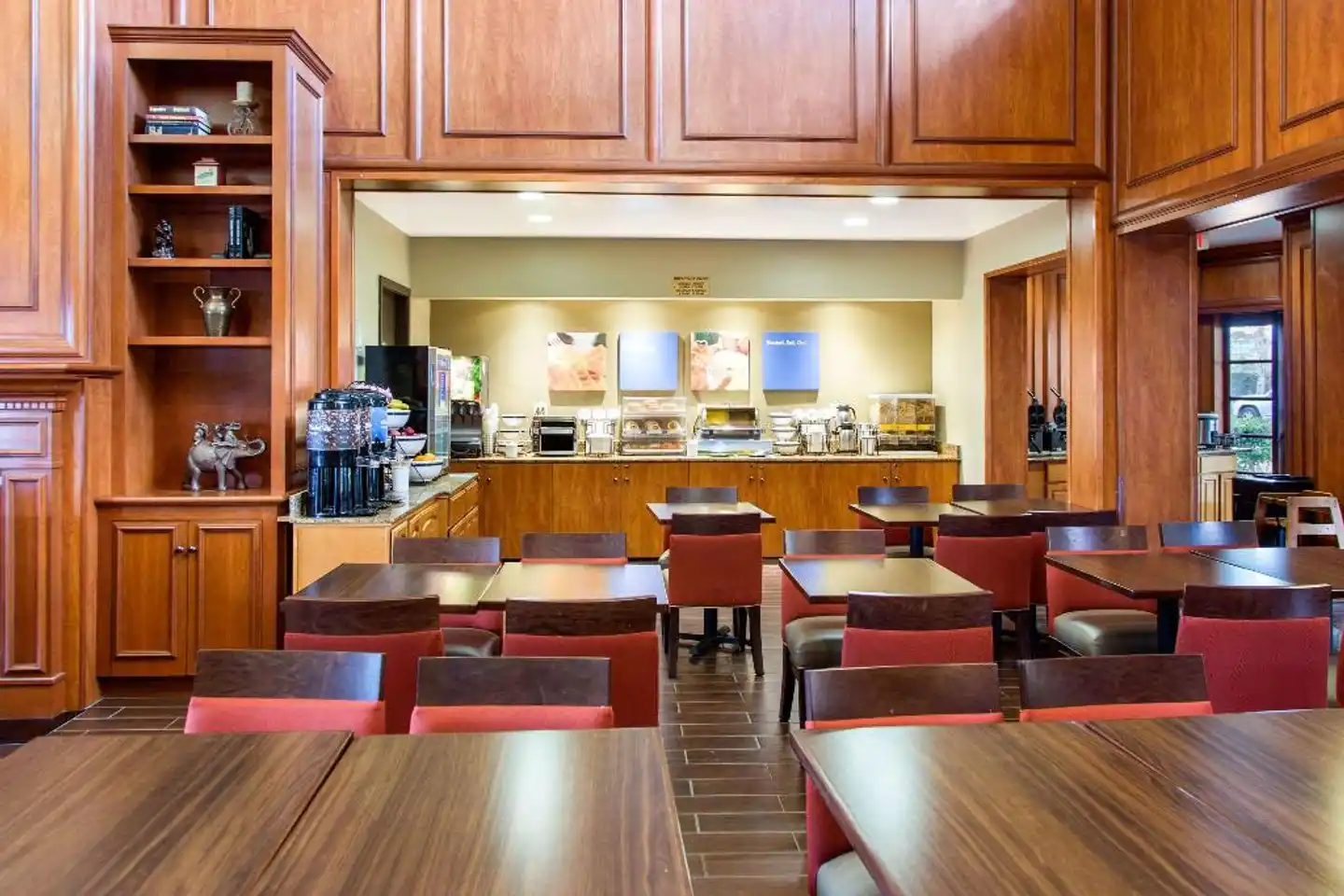 Comfort Inn & Suites San Francisco Airport North Lobby