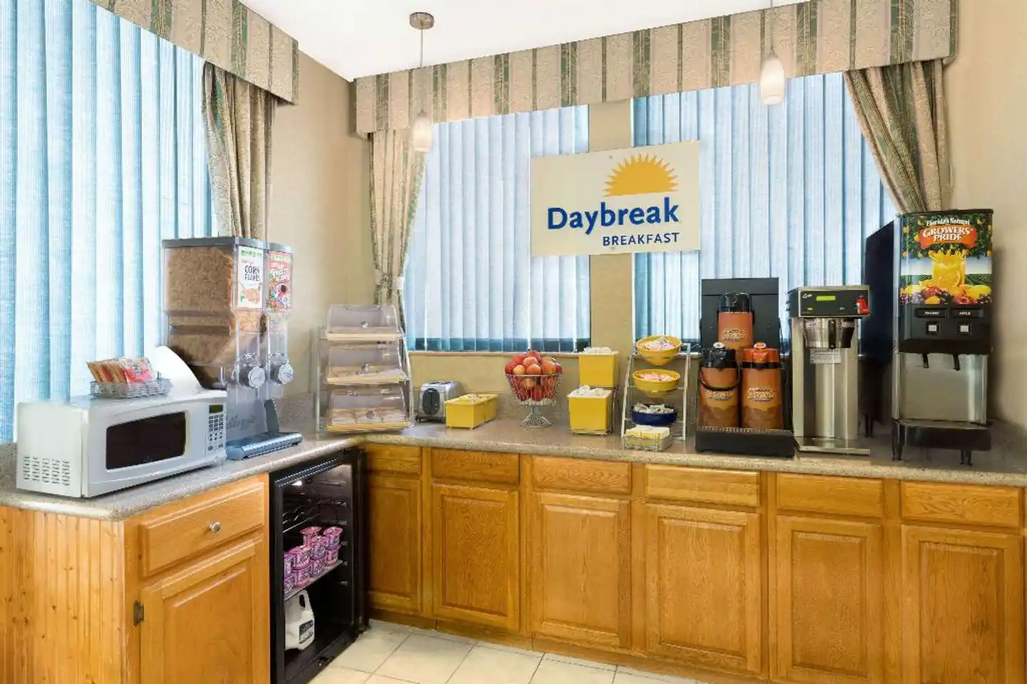 Days Inn by Wyndham Biscoe Lobby