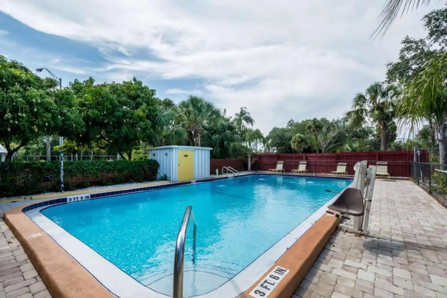 SureStay Hotel by Best Western Sarasota North Pool