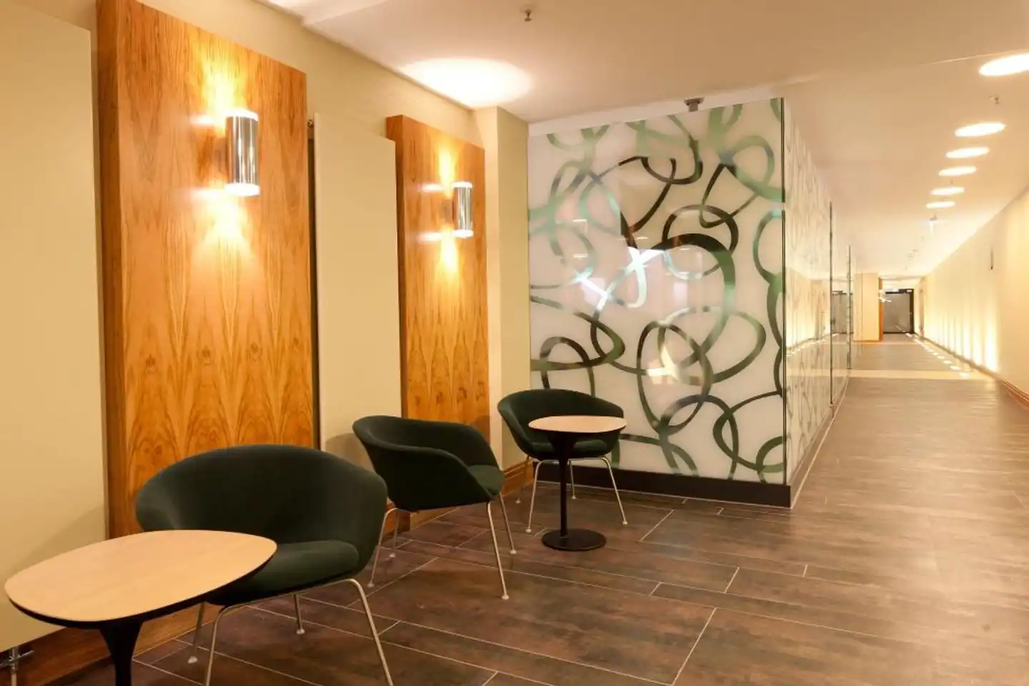 Hilton Garden Inn Frankfurt Airport Lobby