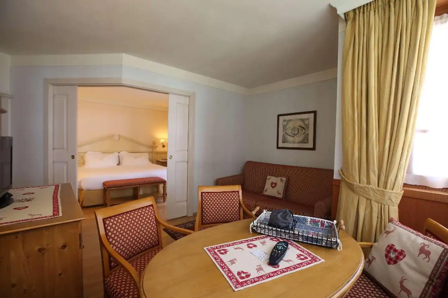 Alpen Suite Hotel Wohnbeispiel