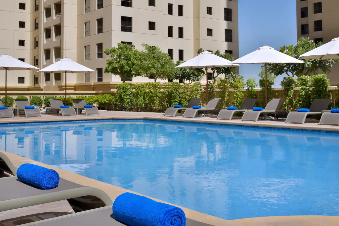 Delta Hotels by Marriott Jumeirah Beach Dubai Pool