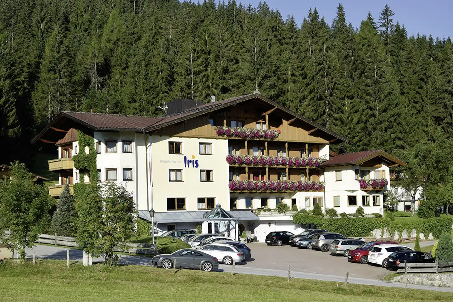 Ferienhotel Iris Aussenansicht