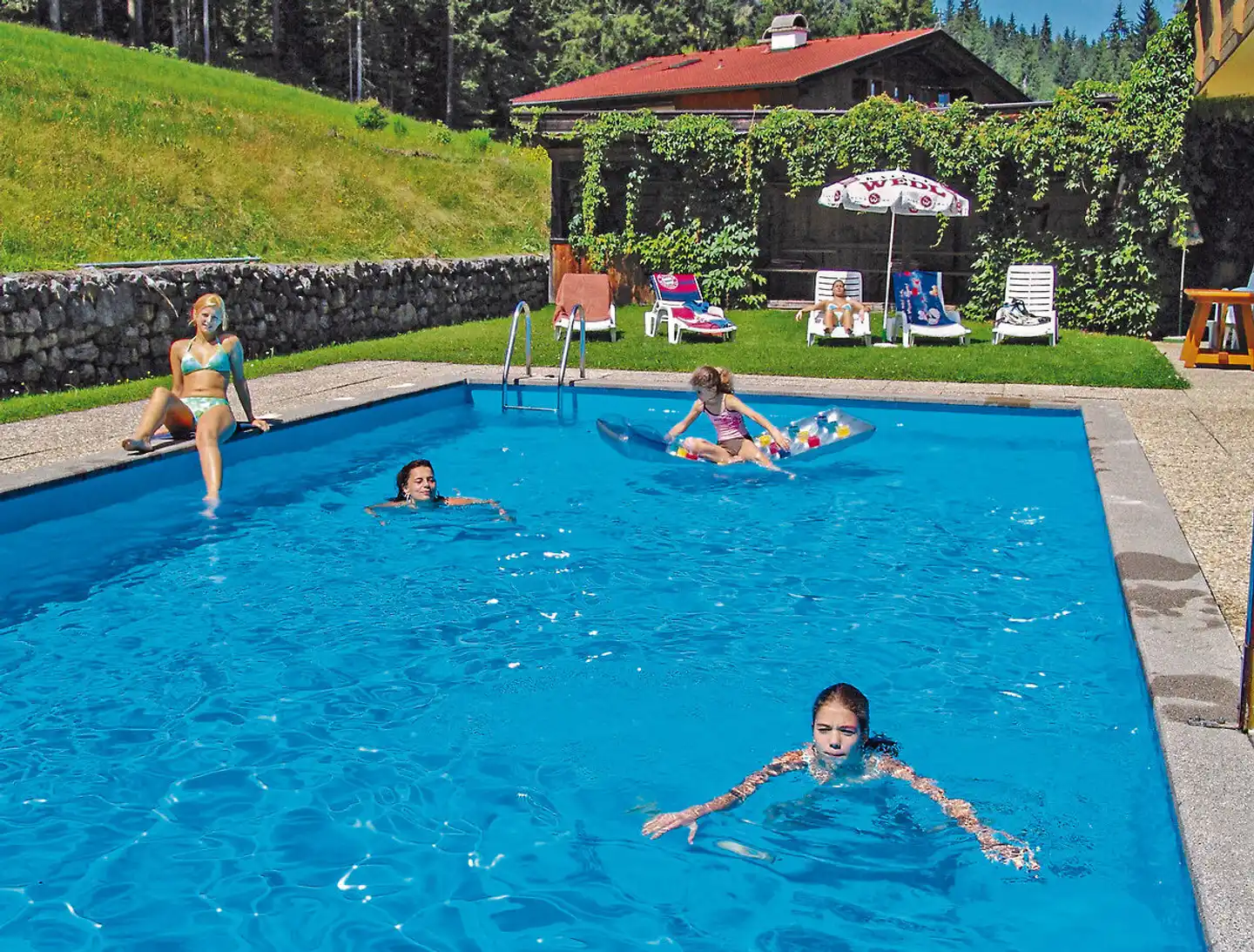 Ferienhotel Iris Pool
