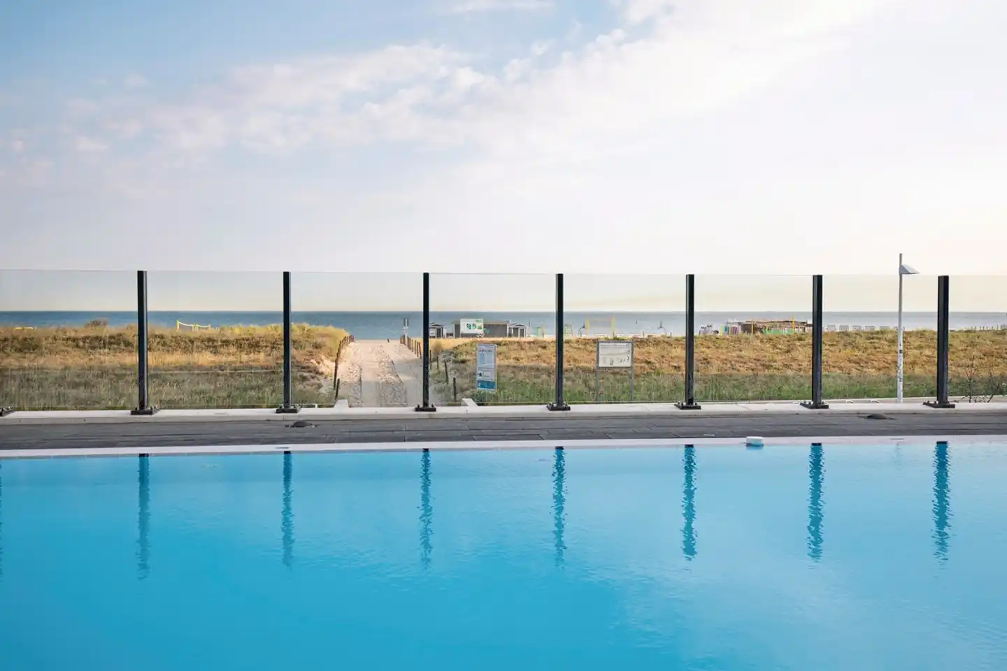 aja Warnemünde Pool