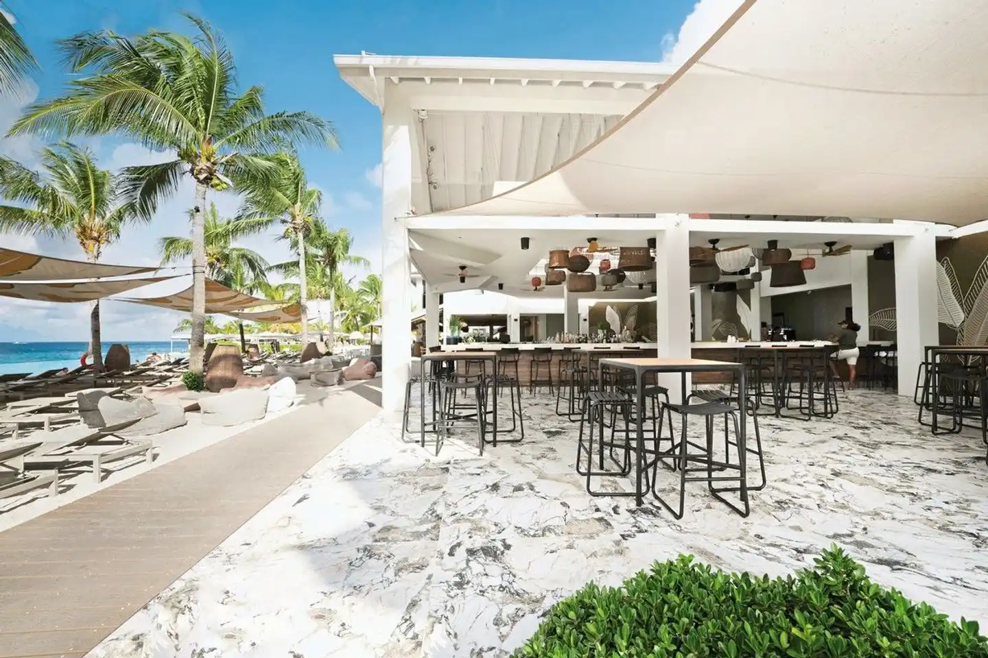 Papagayo Beach Hotel Bar