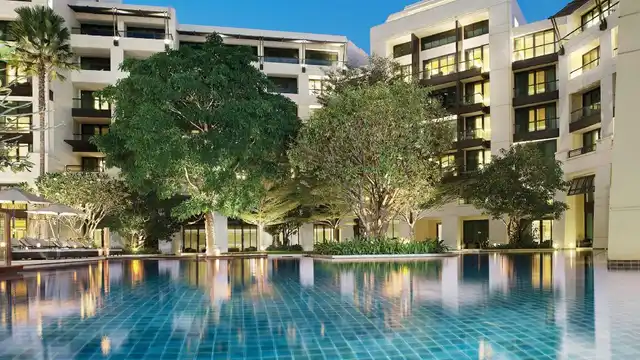 Siam Kempinski Hotel Bangkok Pool