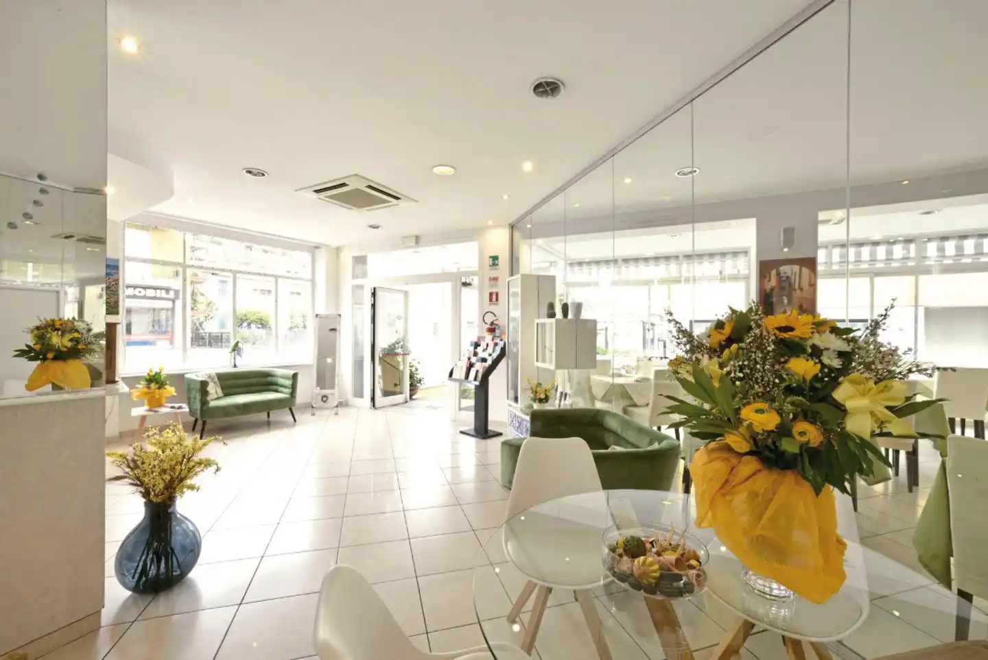 Hotel La Marina Lobby