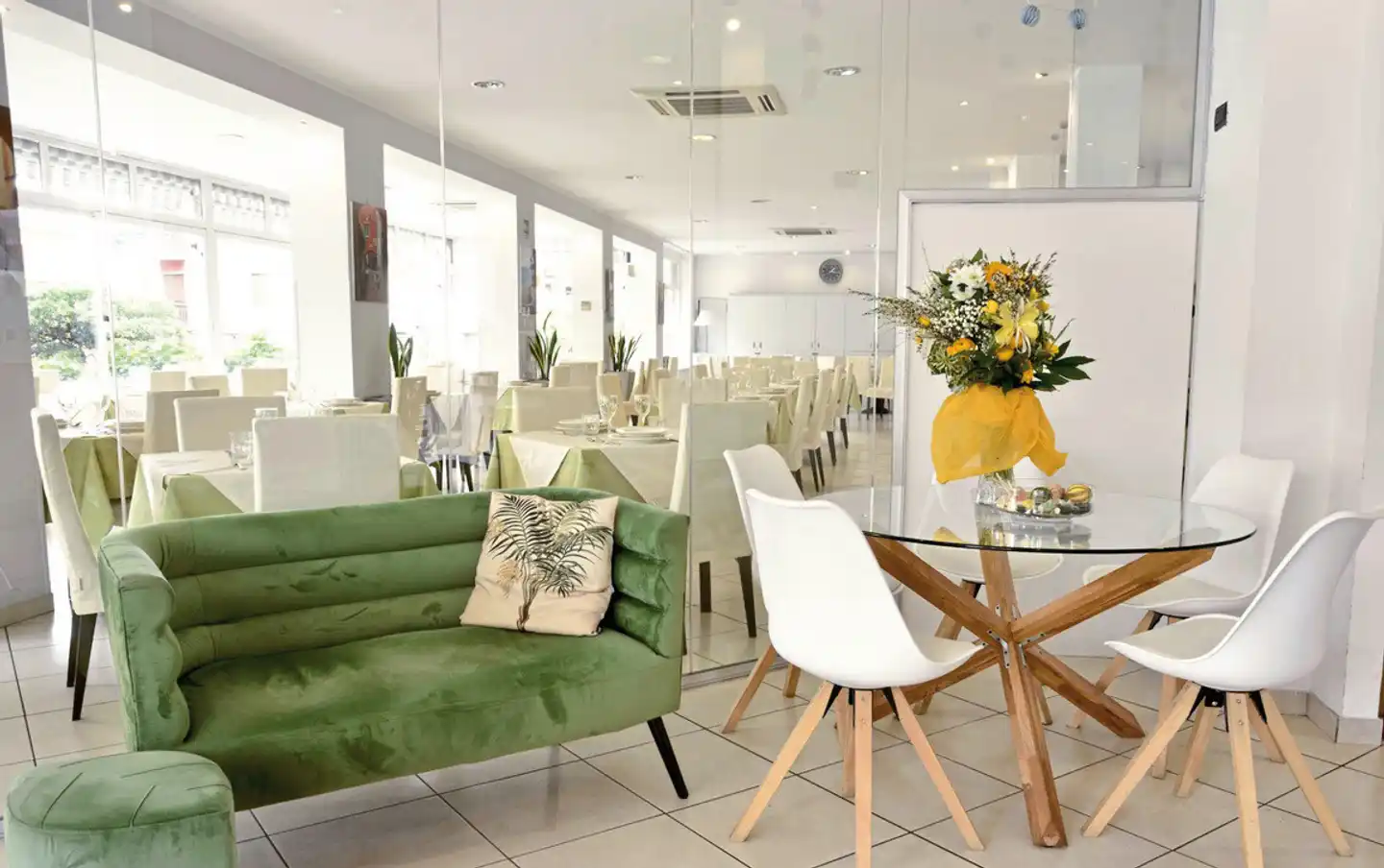 Hotel La Marina Lobby