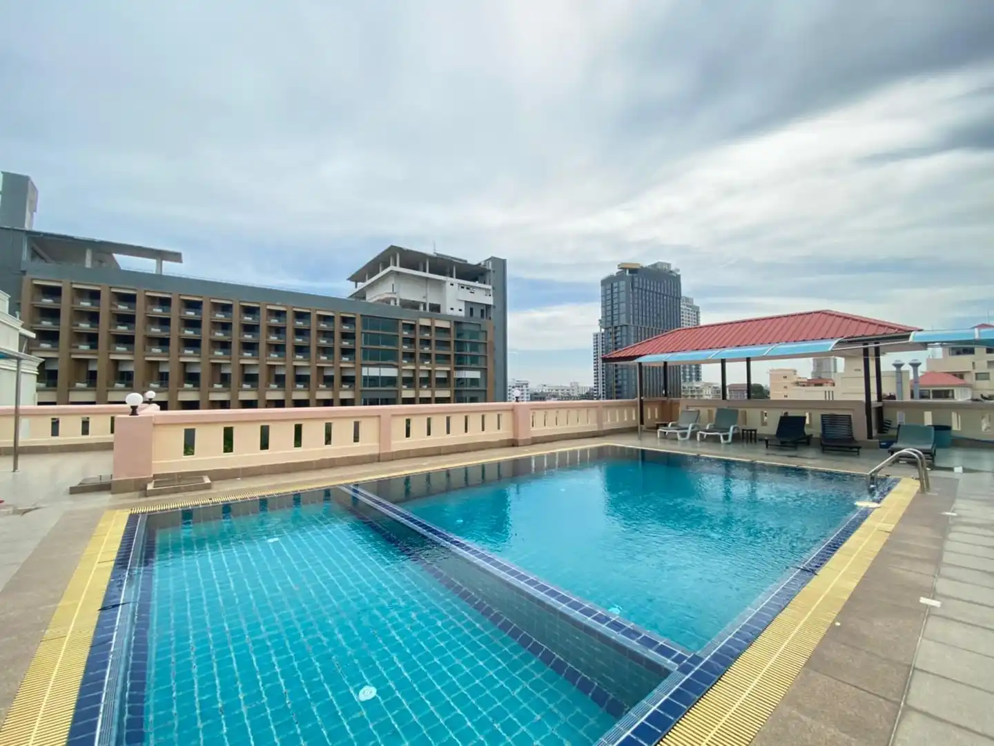 A.A. Pattaya Golden Beach Hotel Pool