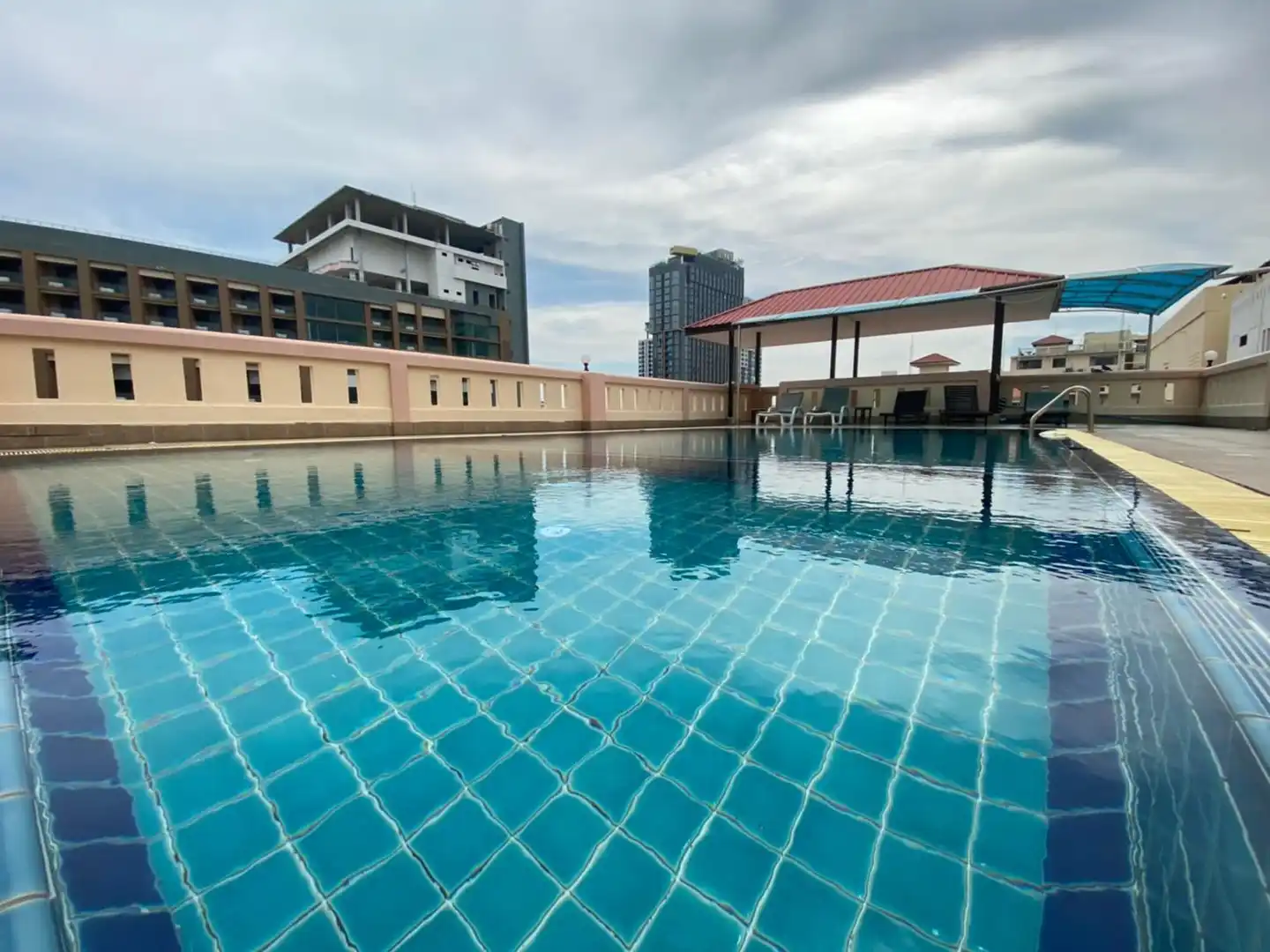 A.A. Pattaya Golden Beach Hotel Pool