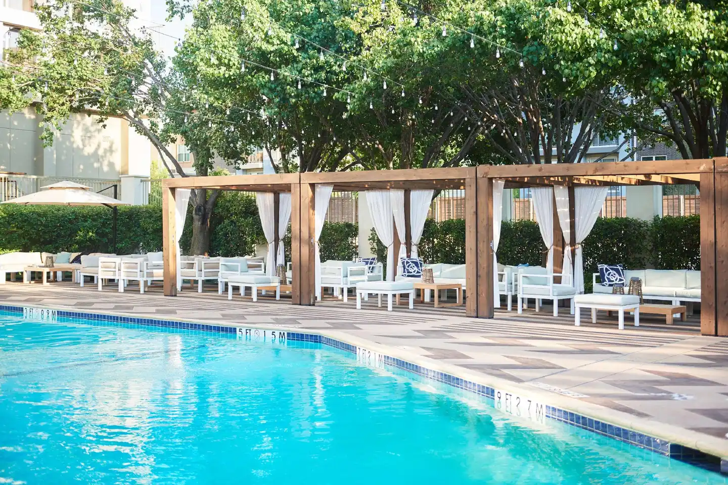 DoubleTree by Hilton Dallas Market Center Pool