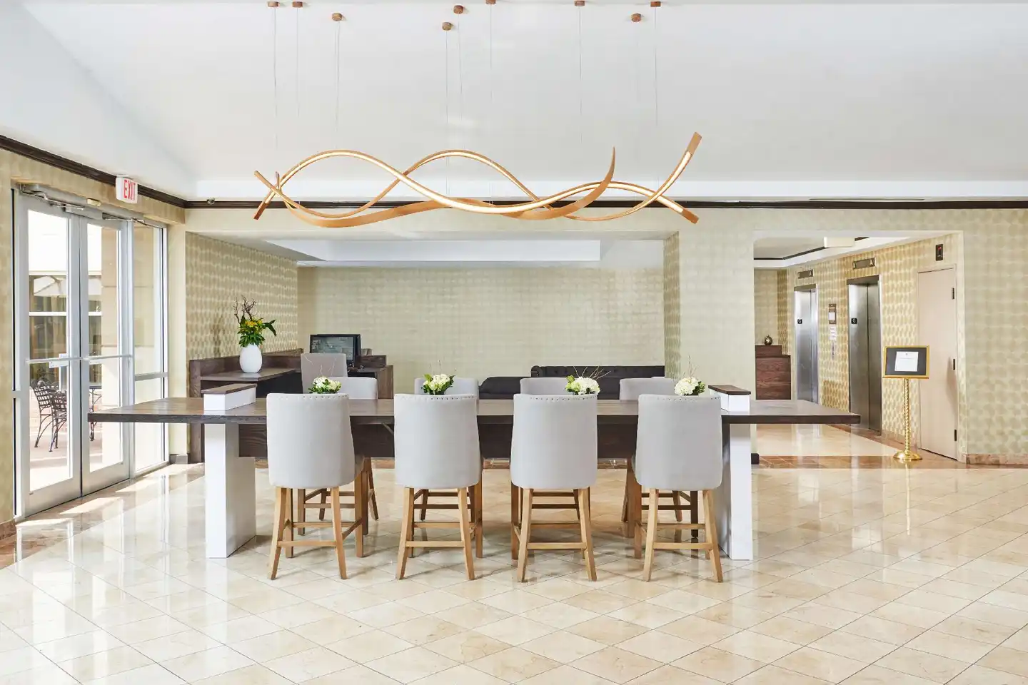 DoubleTree by Hilton Dallas Market Center Bar