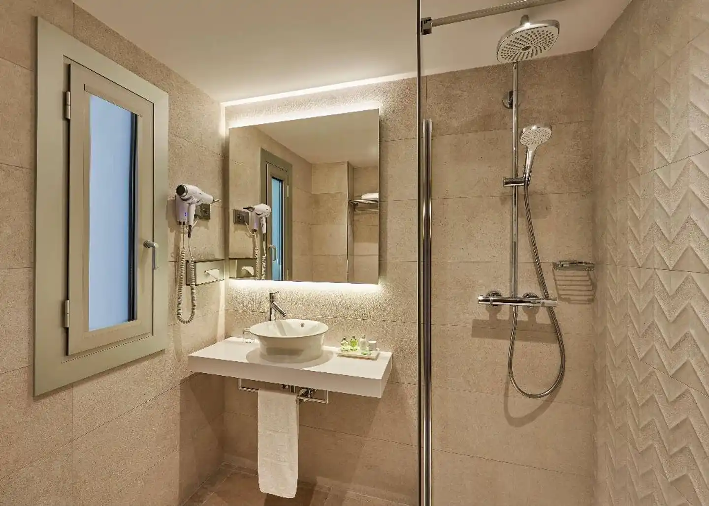 NH Sants Barcelona Badezimmer