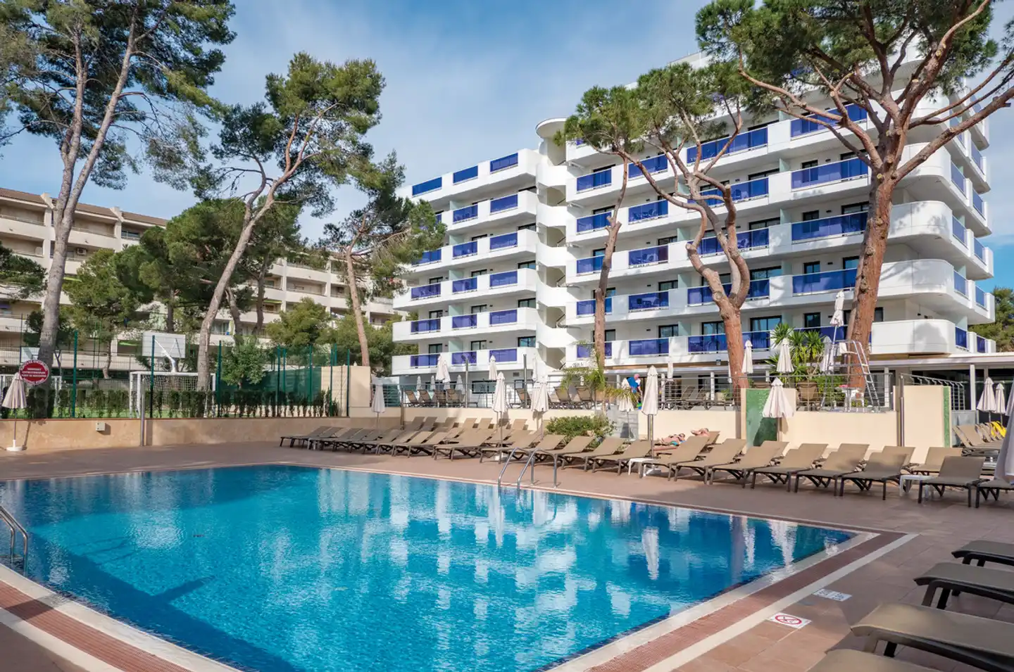 Golden Port Salou & Spa Pool