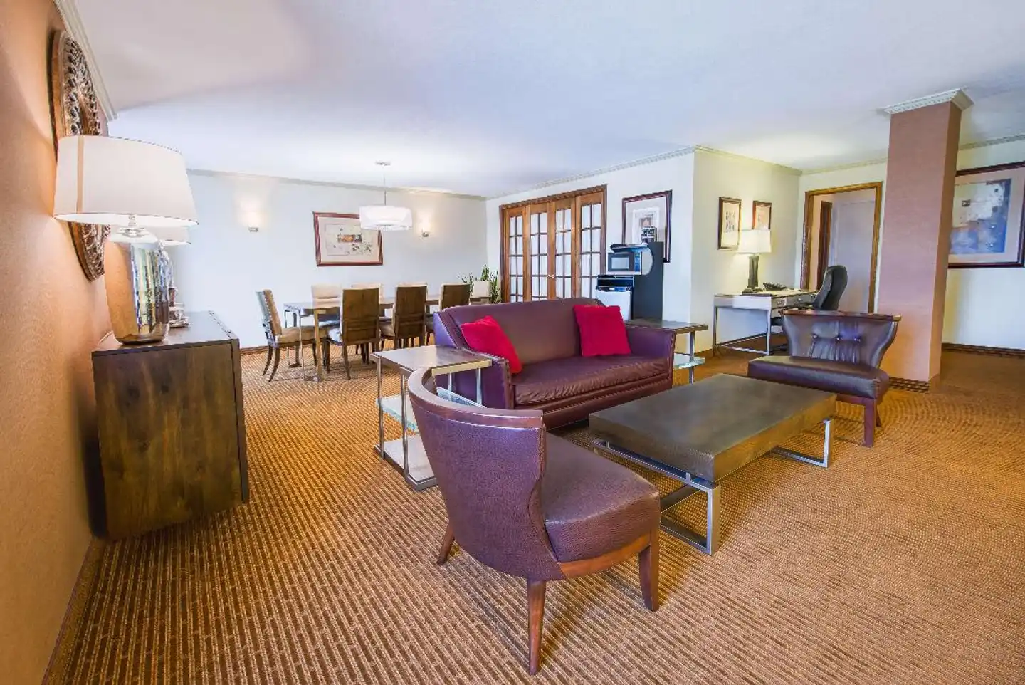 DoubleTree by Hilton Philadelphia Airport Lobby