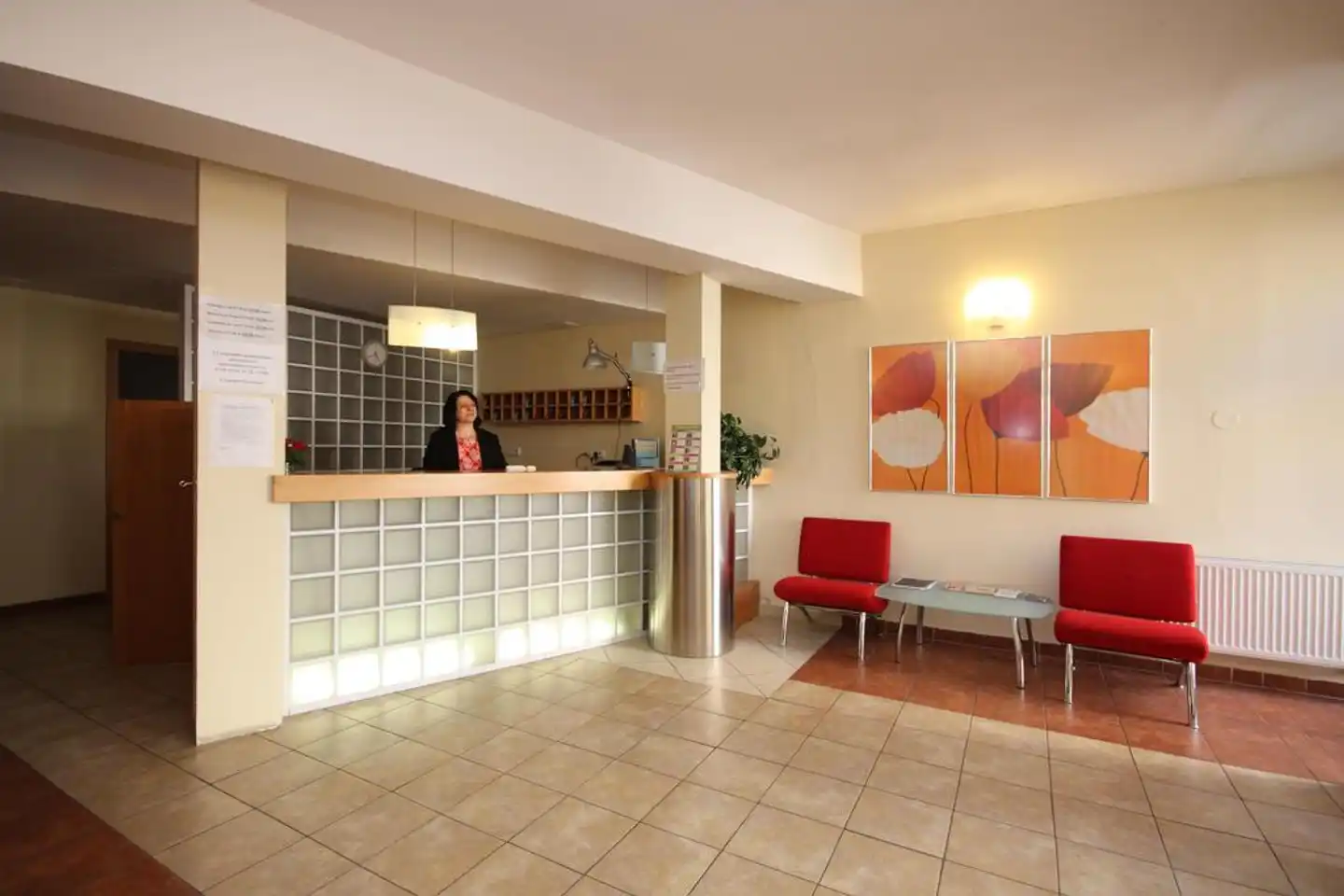 Claris Lobby