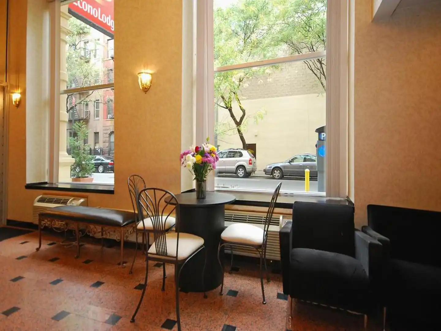 Econo Lodge Times Square Lobby