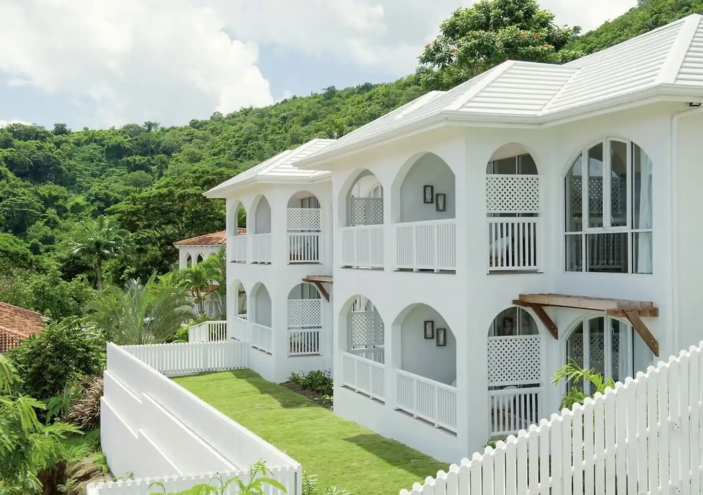 Mount Cinnamon Resort & Beach Club Aussenansicht